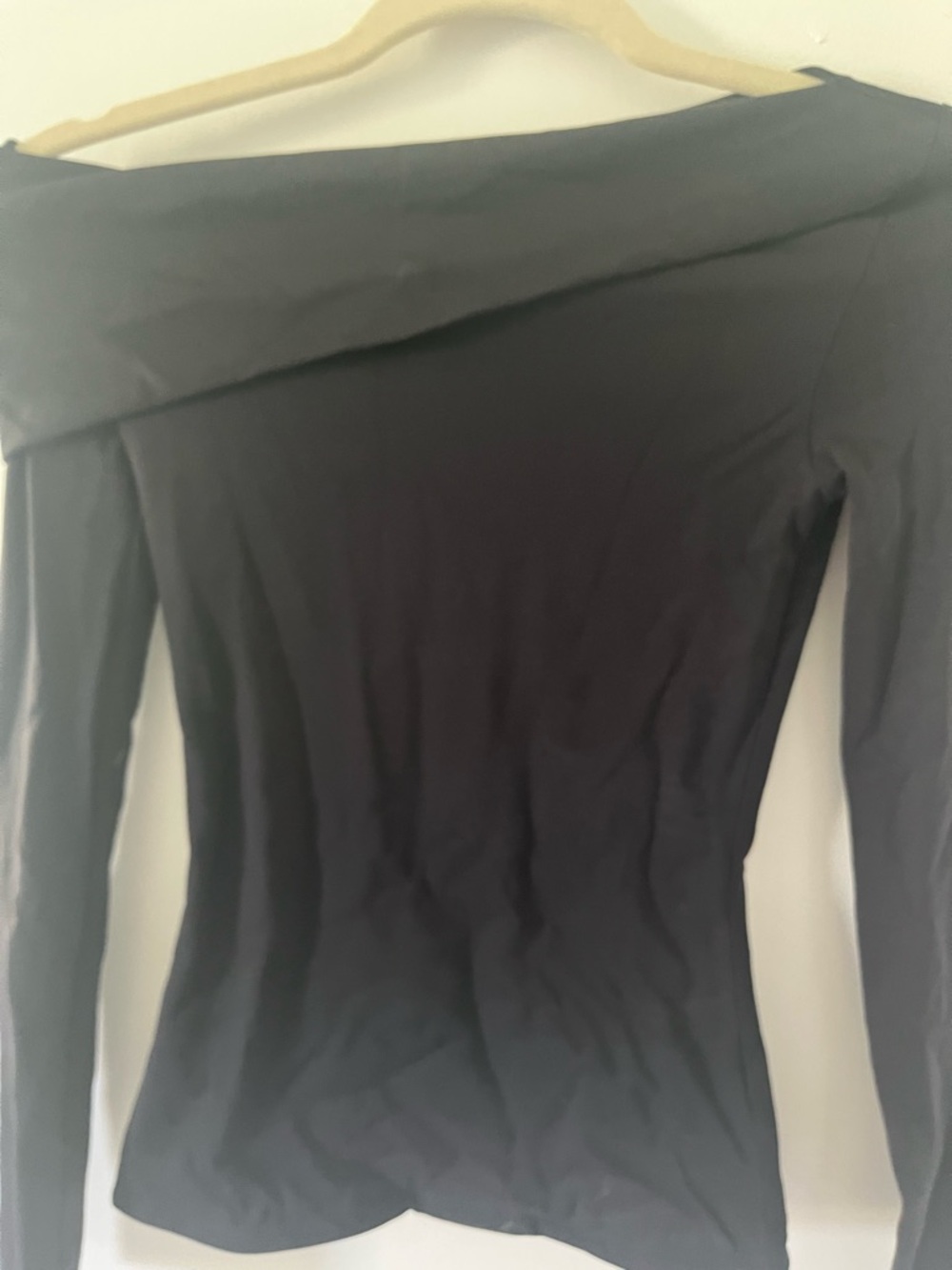 Aritzia Black Off-Shoulder Long Sleeve Top